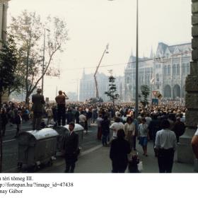 A Kossuth téri tömeg III.